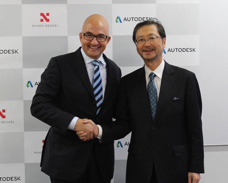 　株式会社日本設計 代表取締役 社長執行役員 千鳥義典氏（写真右）と
　オートデスク株式会社 アジアパシフィック アカウント営業部
　シニアディレクター　ルー・グレスパン氏（写真左）