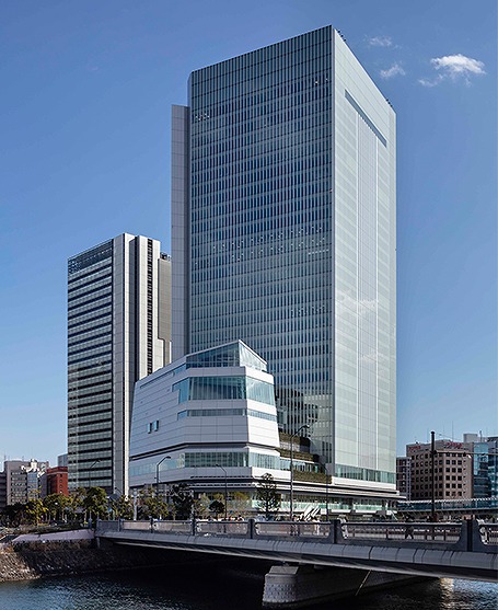 　　　　　　 横浜市役所の外観　Ⓒ竹中工務店