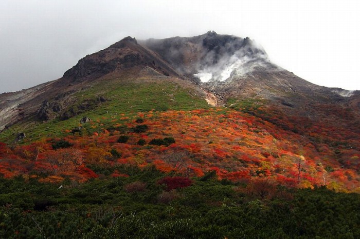 　 那須連山
　 ※上記の画像、キャプションをクリックすると画像の出典元のWikimedia Commonsへリンク
　 します。